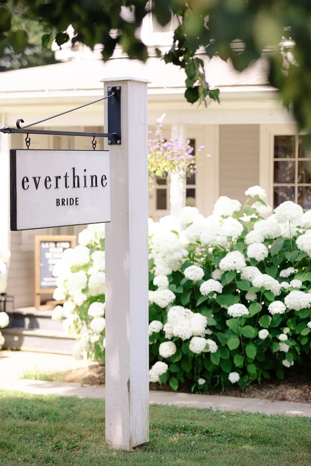everthine sign outside