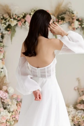 Truvelle Wisteria (with detachable sleeves) by Truvelle #1 default Off White thumbnail