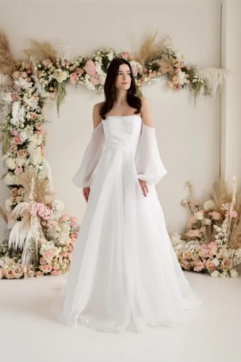 Truvelle Wisteria (with detachable sleeves) by Truvelle #0 default Off White thumbnail