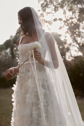 Anna Campbell Sale Dahlia #2 Off White thumbnail