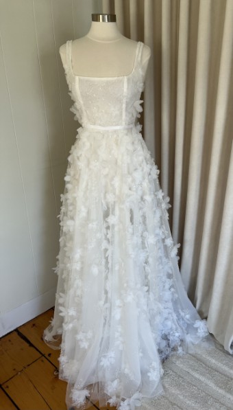 Anna Campbell Sale Dahlia #5 Off White thumbnail