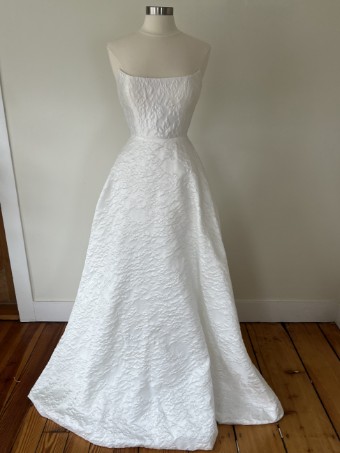 NEWHITE Sale Leone Gown #3 Off White thumbnail