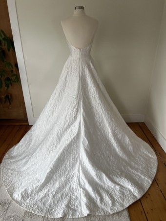 NEWHITE Sale Leone Gown #5 Off White thumbnail