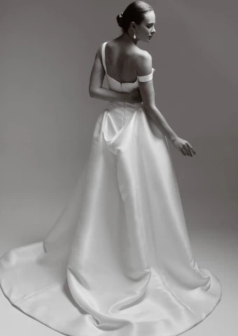 House of Renhue Loren by House Of Renhue #4 Silk White thumbnail