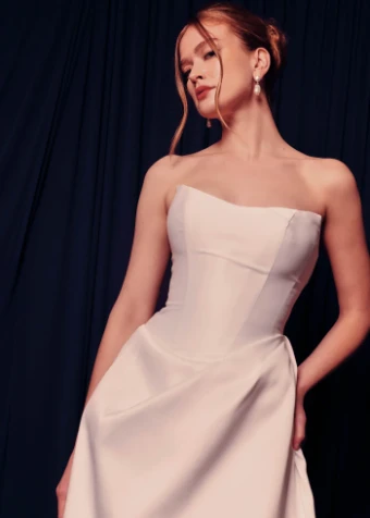 House of Renhue Collins by House of Renhue #1 default Silk White thumbnail