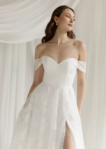Truvelle Danielle Curvy #2 default Off White thumbnail