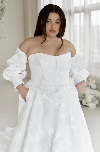 Truvelle Mahsa (with Sleeves / Curvy) #0 default Off White thumbnail