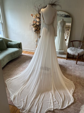 Flora Sale Melanie #3 Ivory thumbnail