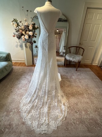 Flora Sale Julia #4 Ivory thumbnail