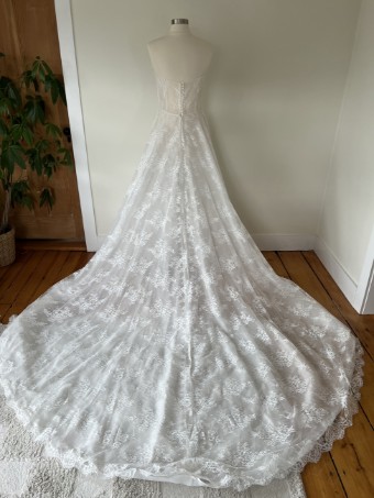 Flora Sale Emmanuel #4 default White thumbnail