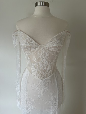 Flora Sale Ellie #1 Off White thumbnail