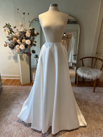 NEWHITE Sale ST Ball Gown Skirt (Separate) #1 Off White thumbnail
