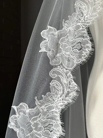 Sara Gabriel Headpieces Aditi Veil (sample for sale) #1 Diamond White thumbnail