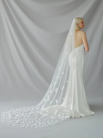 Alexandra Grecco Emma Veil #1 Off White thumbnail