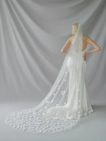 Alexandra Grecco Emma Veil #0 default Off White thumbnail